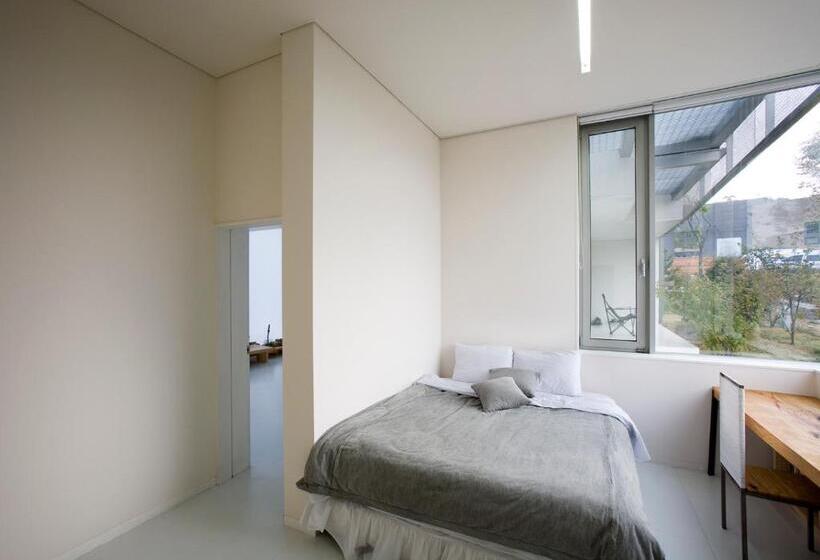 Quarto Estandar, Motif No.1 Guest House