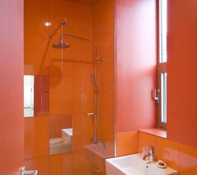 Suíte, Motif No.1 Guest House