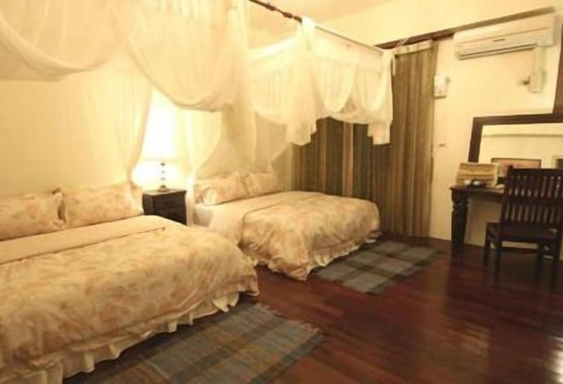 اتاق استاندارد, Ya Ya House