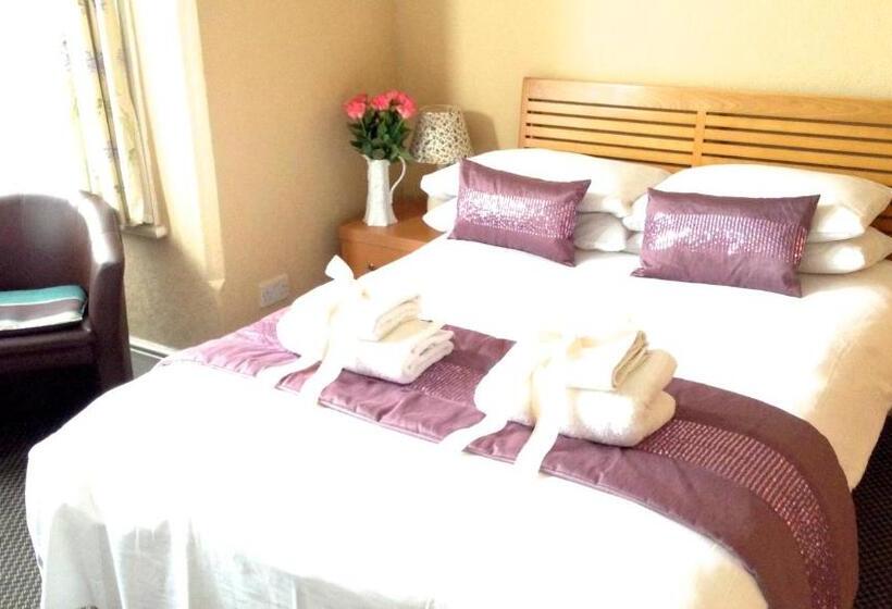 غرفة قياسية حمام مشترك, Aragon House