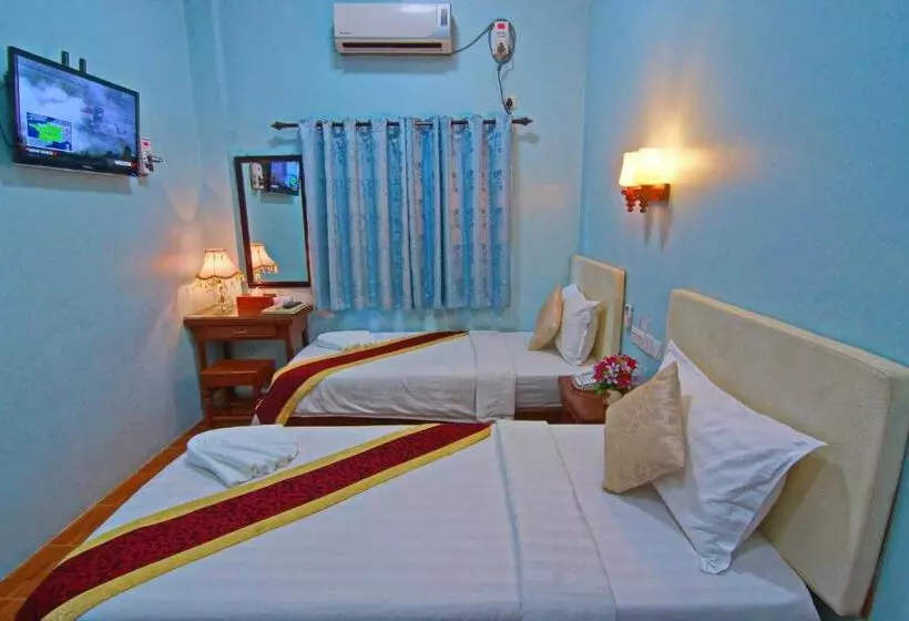 اتاق سوپریور, 79 Living