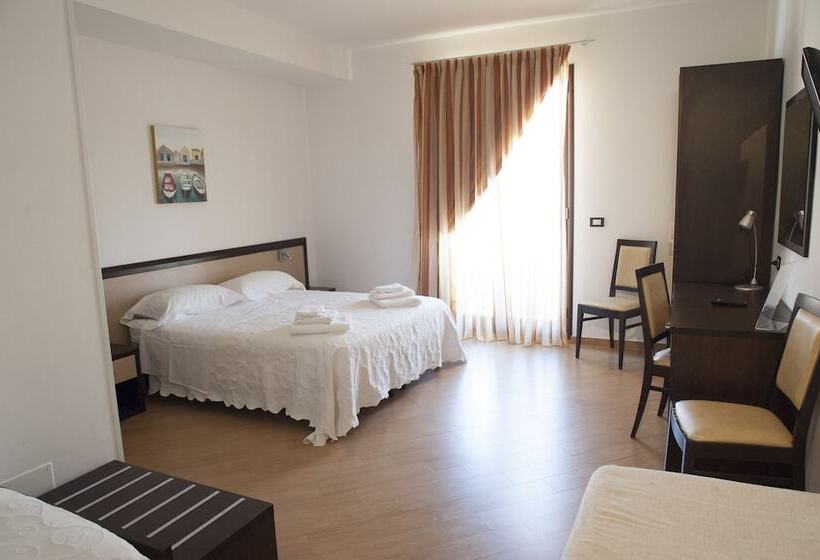 חדר סופריור לשלושה, Albergo Perseo