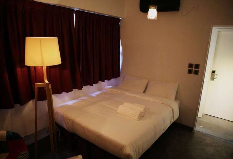 اتاق استاندارد, Just As Inn