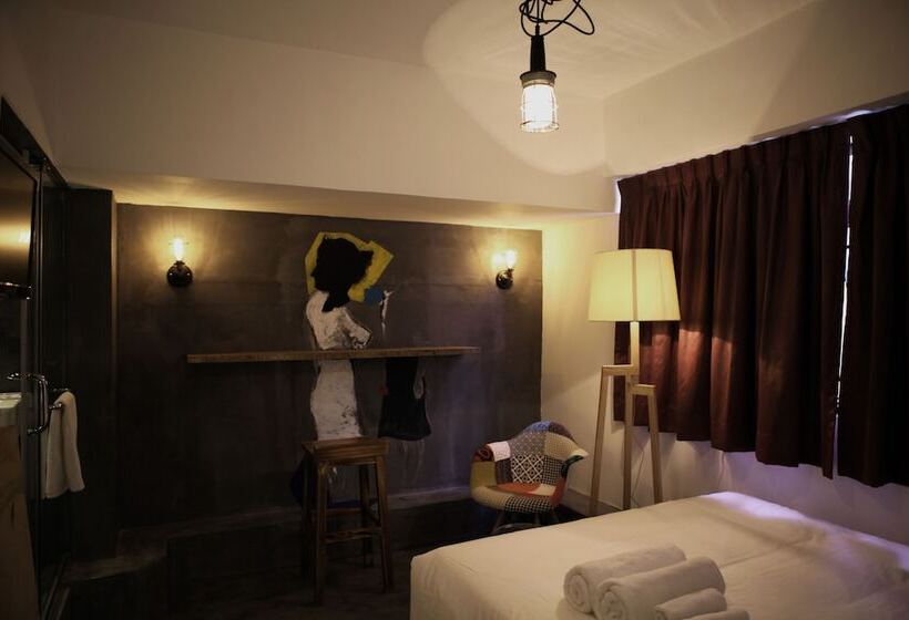 اتاق استاندارد, Just As Inn