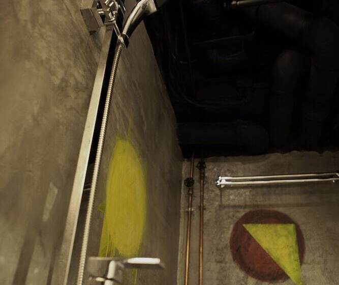 اتاق استاندارد یک نفره, Just As Inn