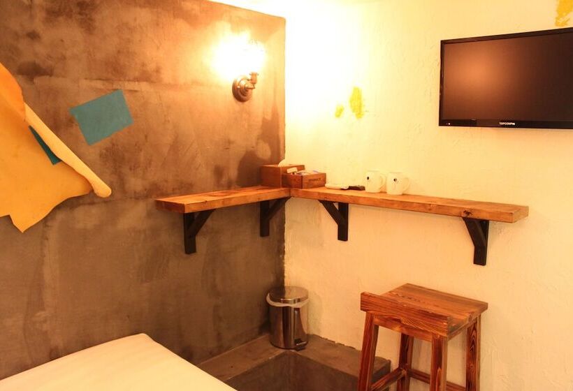 اتاق راحتی, Just As Inn