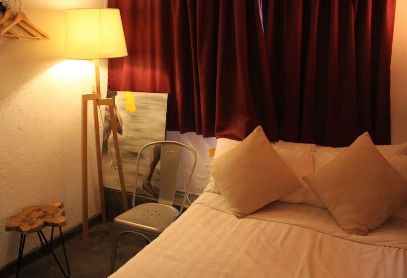 اتاق راحتی, Just As Inn