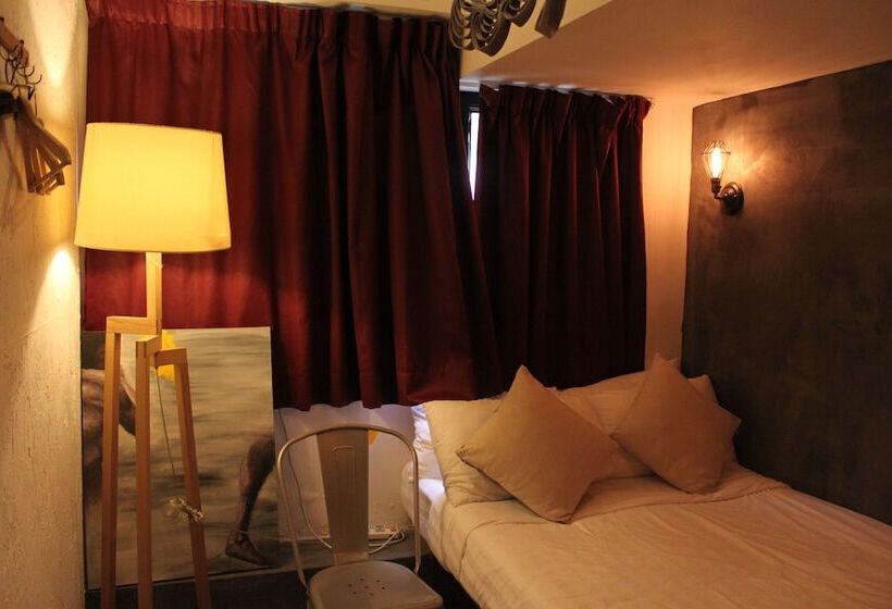 اتاق راحتی, Just As Inn