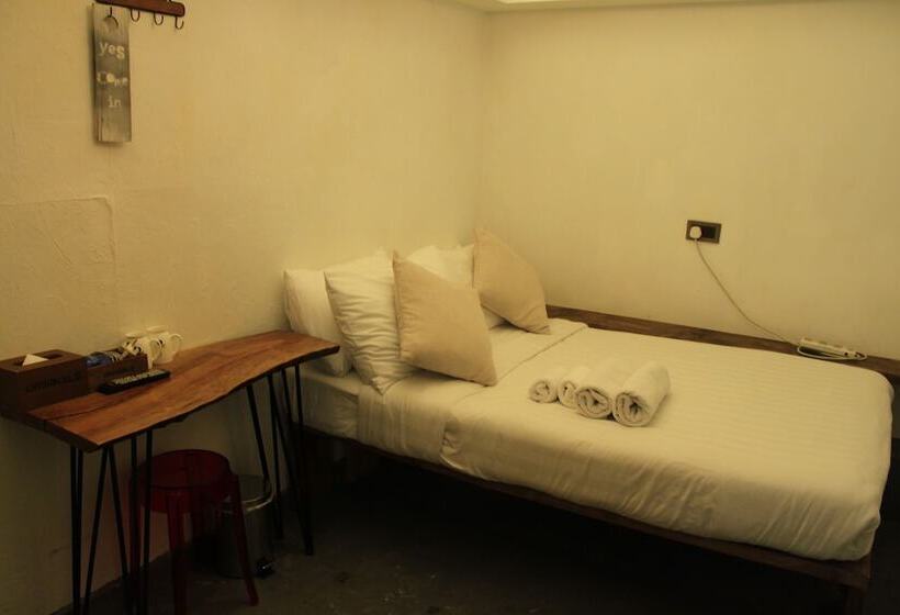 اتاق عادی, Just As Inn