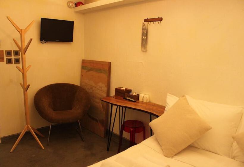 اتاق عادی, Just As Inn