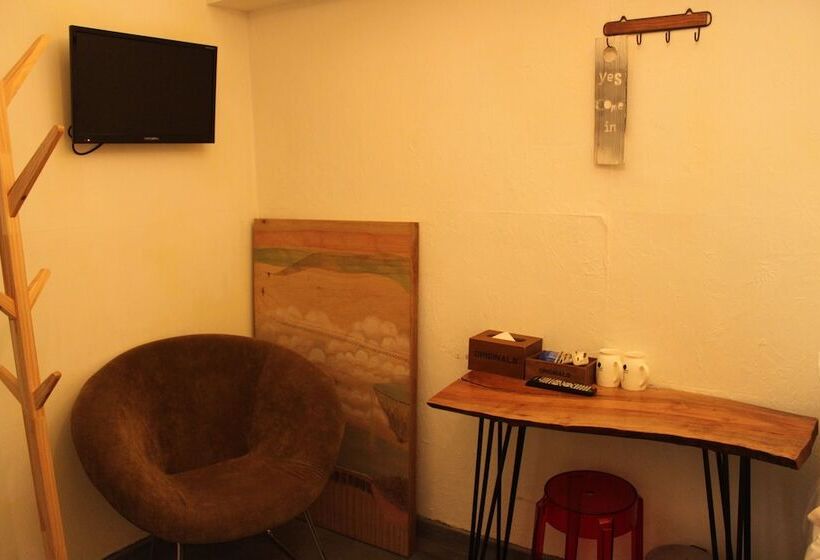 اتاق عادی, Just As Inn