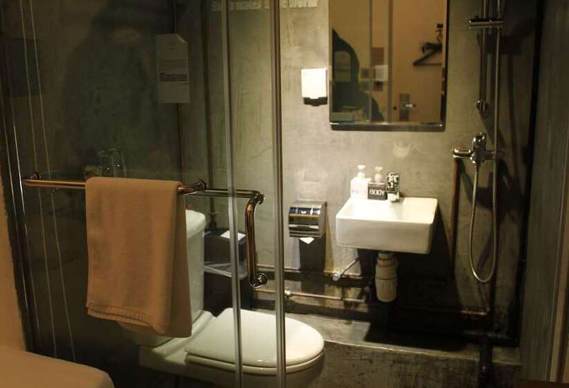 اتاق استاندارد, Just As Inn