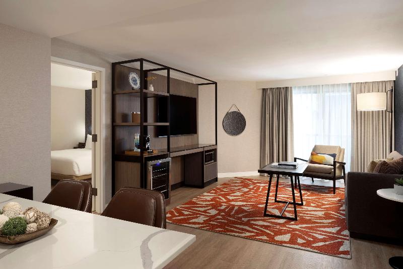 اتاق استاندارد, Just As Inn