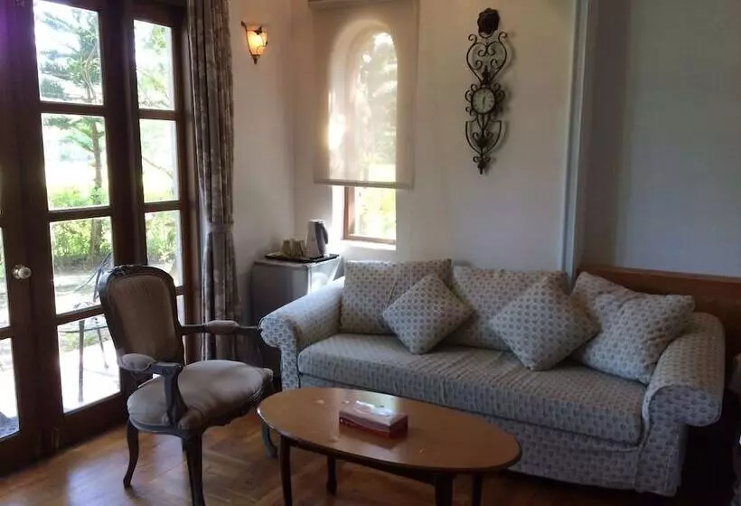 اتاق لوکس چهار تخته, Ken Ting Tuscany Resort