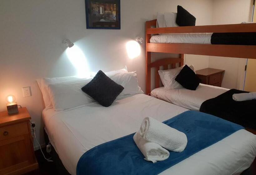 חדר סטנדרט לארבעה, New Orleans