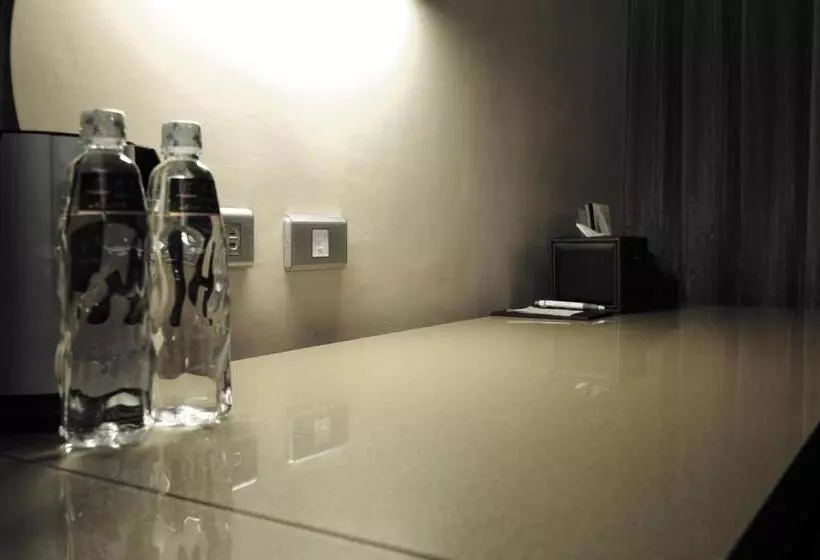 اتاق استاندارد چهار تخته, The Riverside Hotel Esthetics