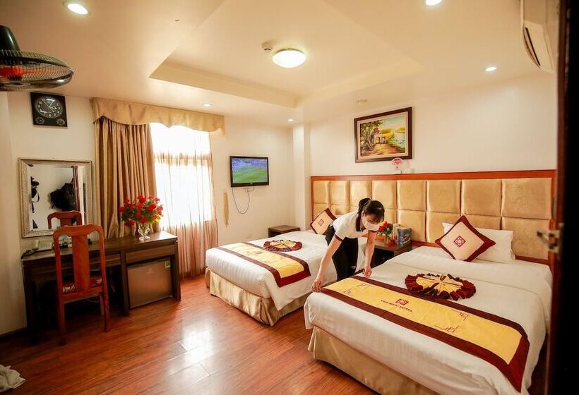 اتاق لوکس, Van Mieu 2