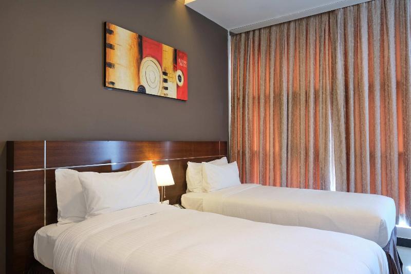 اتاق لوکس, Van Mieu 2