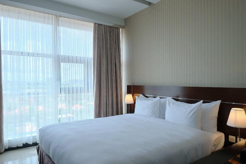 اتاق لوکس, Van Mieu 2