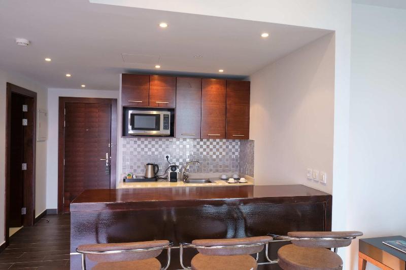 اتاق لوکس, Van Mieu 2