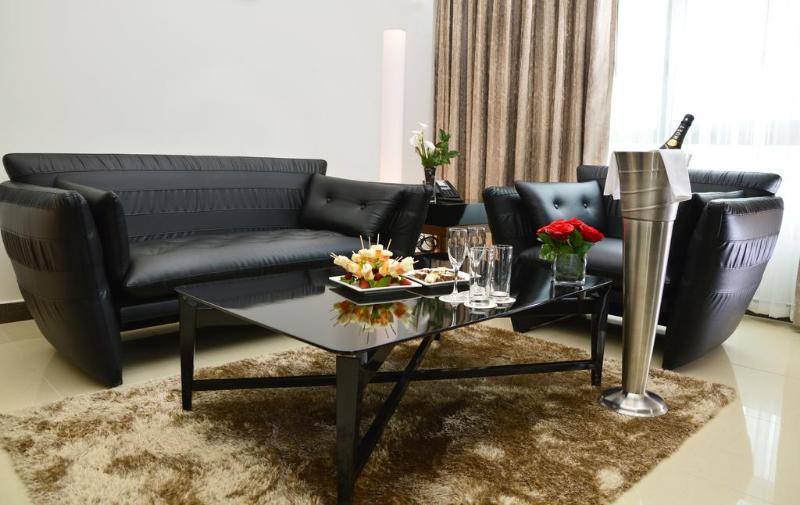 اتاق لوکس, Van Mieu 2