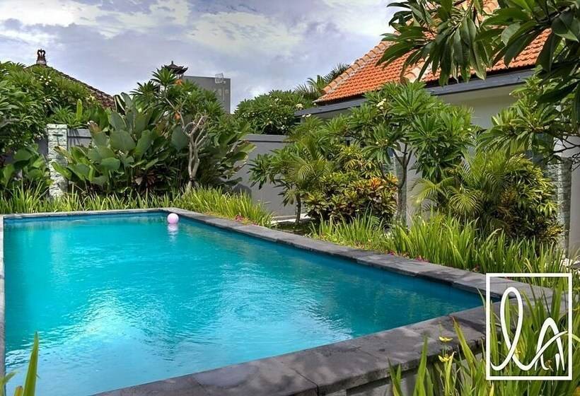 شقة غرفة واحدة, La House Apartment