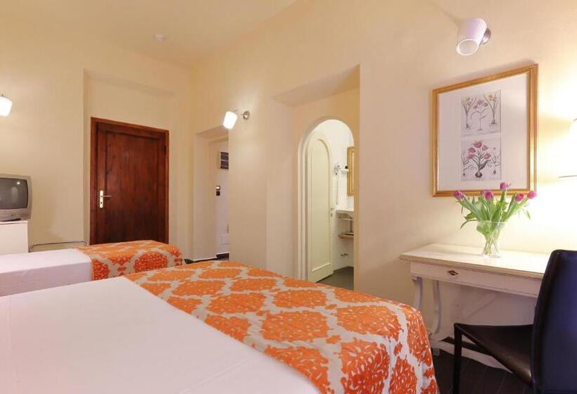 اتاق استاندارد سه نفره, Relais Lavagnini Florence