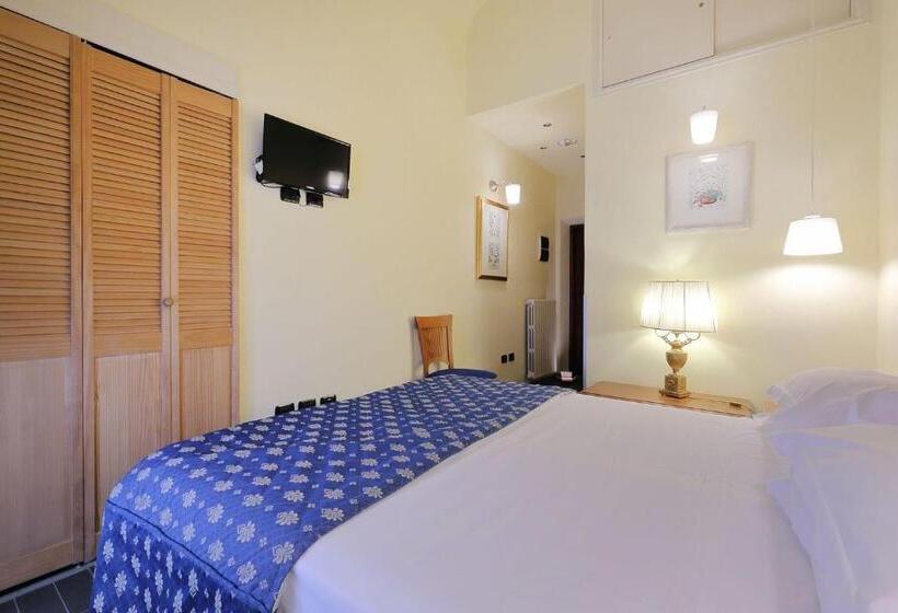 اتاق اکونومی, Relais Lavagnini Florence