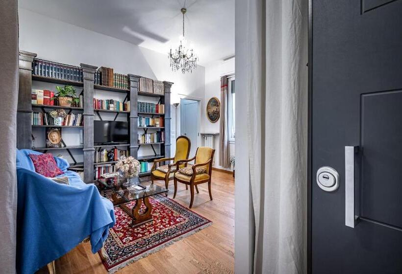 آپارتمان 2 خوابه, Relais Lavagnini Florence