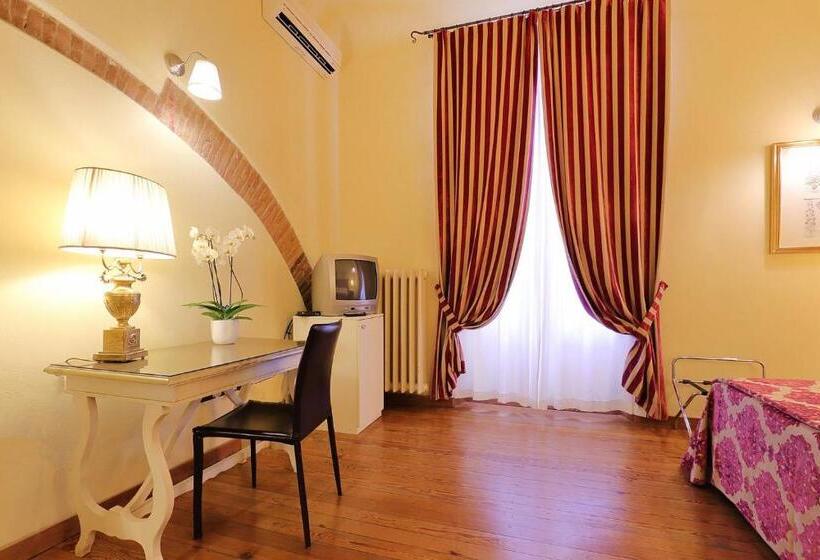 اتاق استاندارد سه نفره, Relais Lavagnini Florence