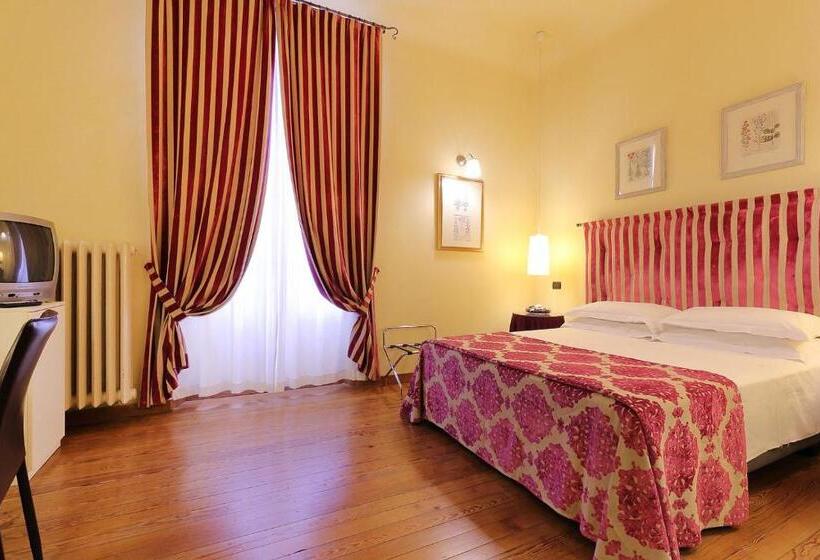 اتاق استاندارد سه نفره, Relais Lavagnini Florence