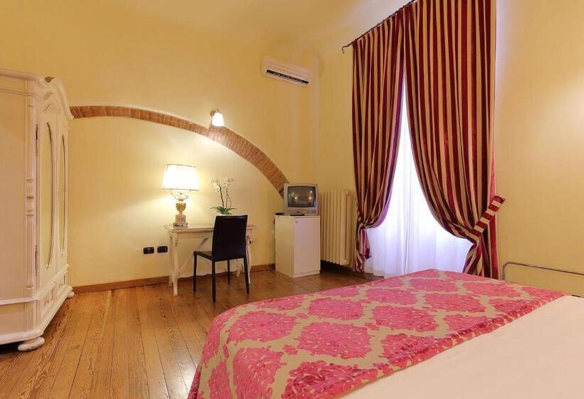 اتاق استاندارد سه نفره, Relais Lavagnini Florence