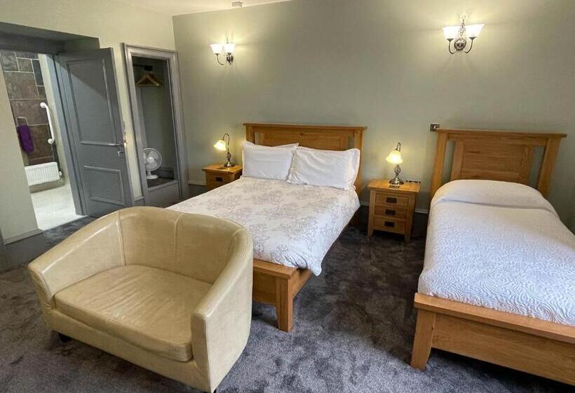 חדר סטנדרט מותאם לאדם עם מוגבלויות, Wildercombe House