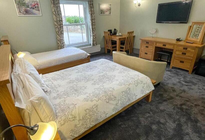 חדר סטנדרט מותאם לאדם עם מוגבלויות, Wildercombe House