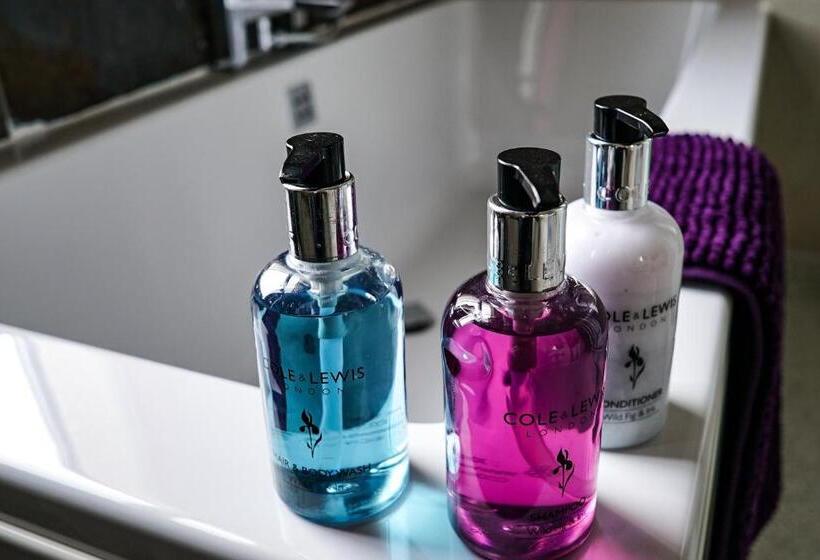 סוויטה נוף לים, Wildercombe House