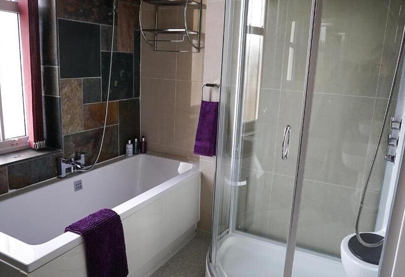 סוויטה נוף לים, Wildercombe House