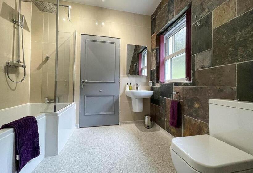 חדר סופריור עם מיטת קינג, Wildercombe House