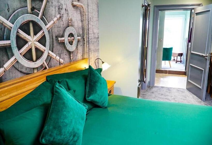 סוויטת ג'וניור עם מרפסת, Wildercombe House