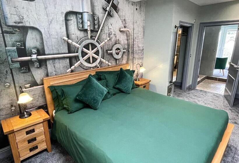 סוויטת ג'וניור עם מרפסת, Wildercombe House