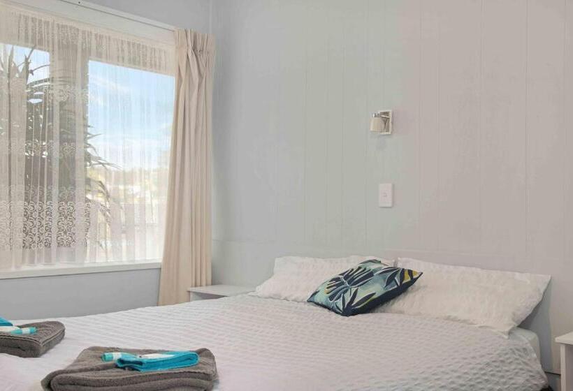 חדר סטנדרט, The Tree Motel