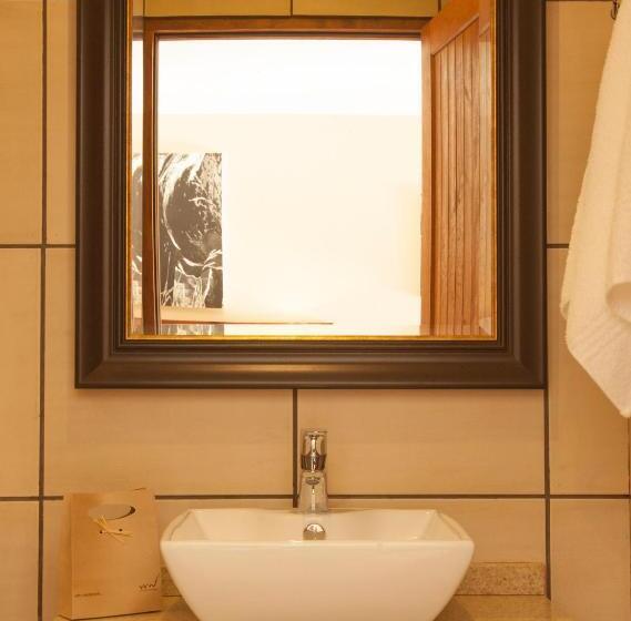 חדר סטודיו סטנדרד, Whispering Waters