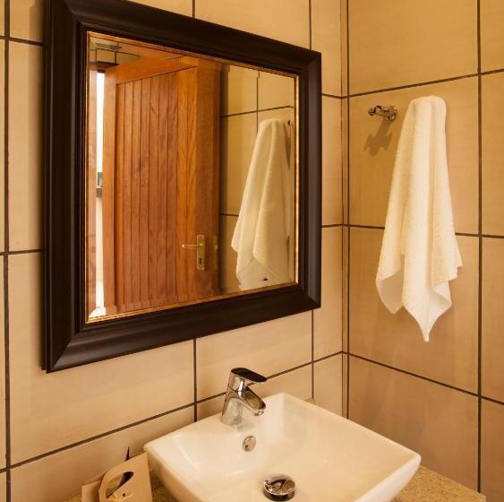 חדר סטודיו סטנדרד, Whispering Waters