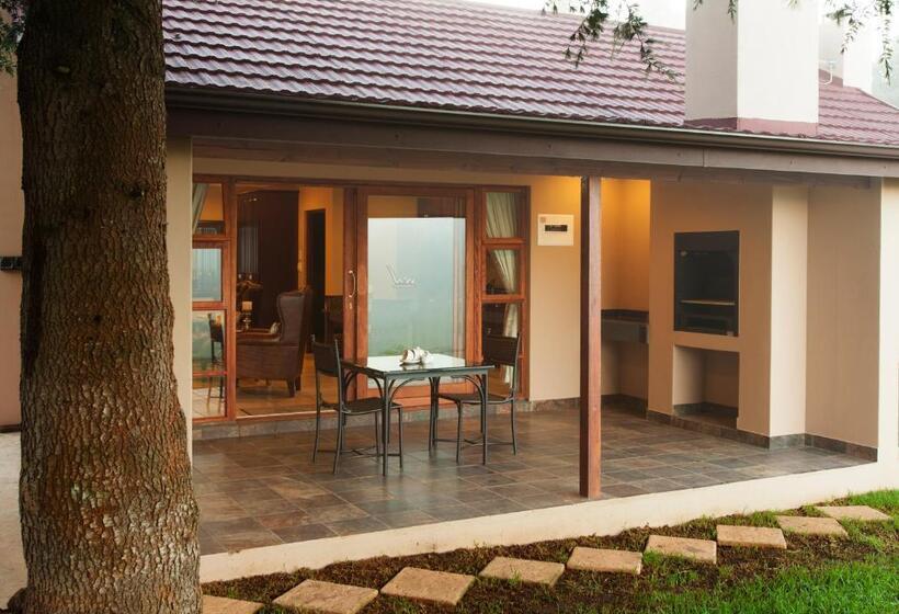 חדר סטודיו סטנדרד, Whispering Waters