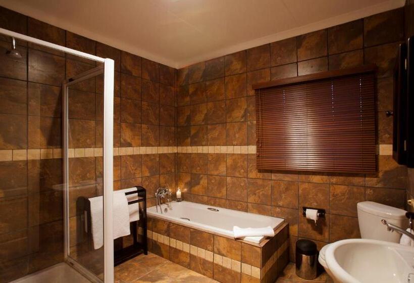 בקתה, Whispering Waters