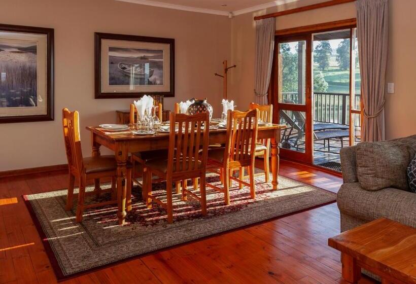 בקתה, Whispering Waters