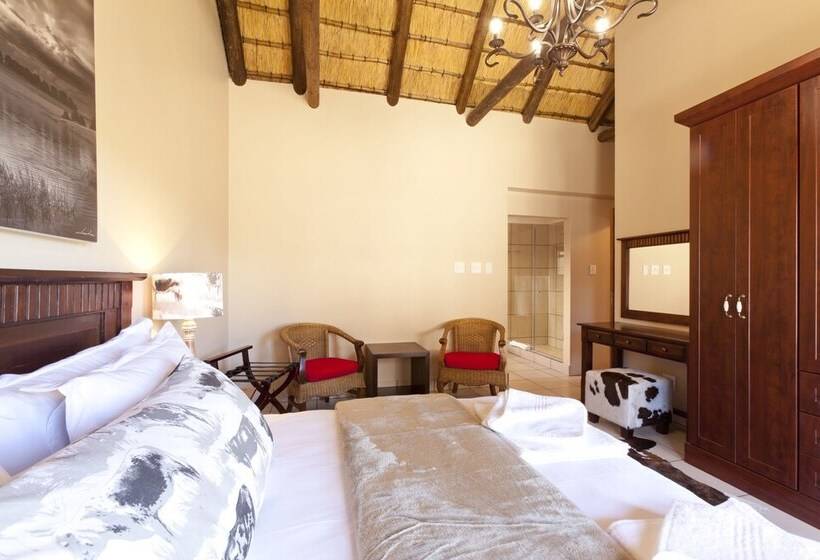 בקתת חדר, Whispering Waters