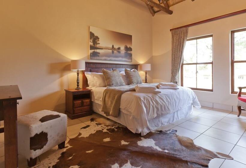 בקתת חדר, Whispering Waters