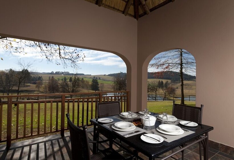 בקתת חדר, Whispering Waters