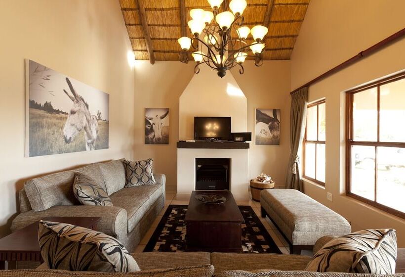 בקתת חדר, Whispering Waters