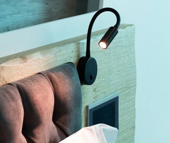 סטודיו אקזקיוטיב, Akti Toroni Boutique